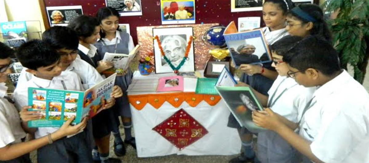 VES students mark birth anniversary of APJ Abdul Kalam with book reading sessions